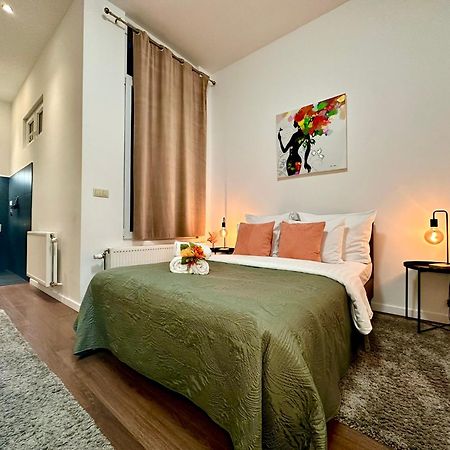 Luxury Suites Centrum By Rikas Hotels アントウェルペン エクステリア 写真