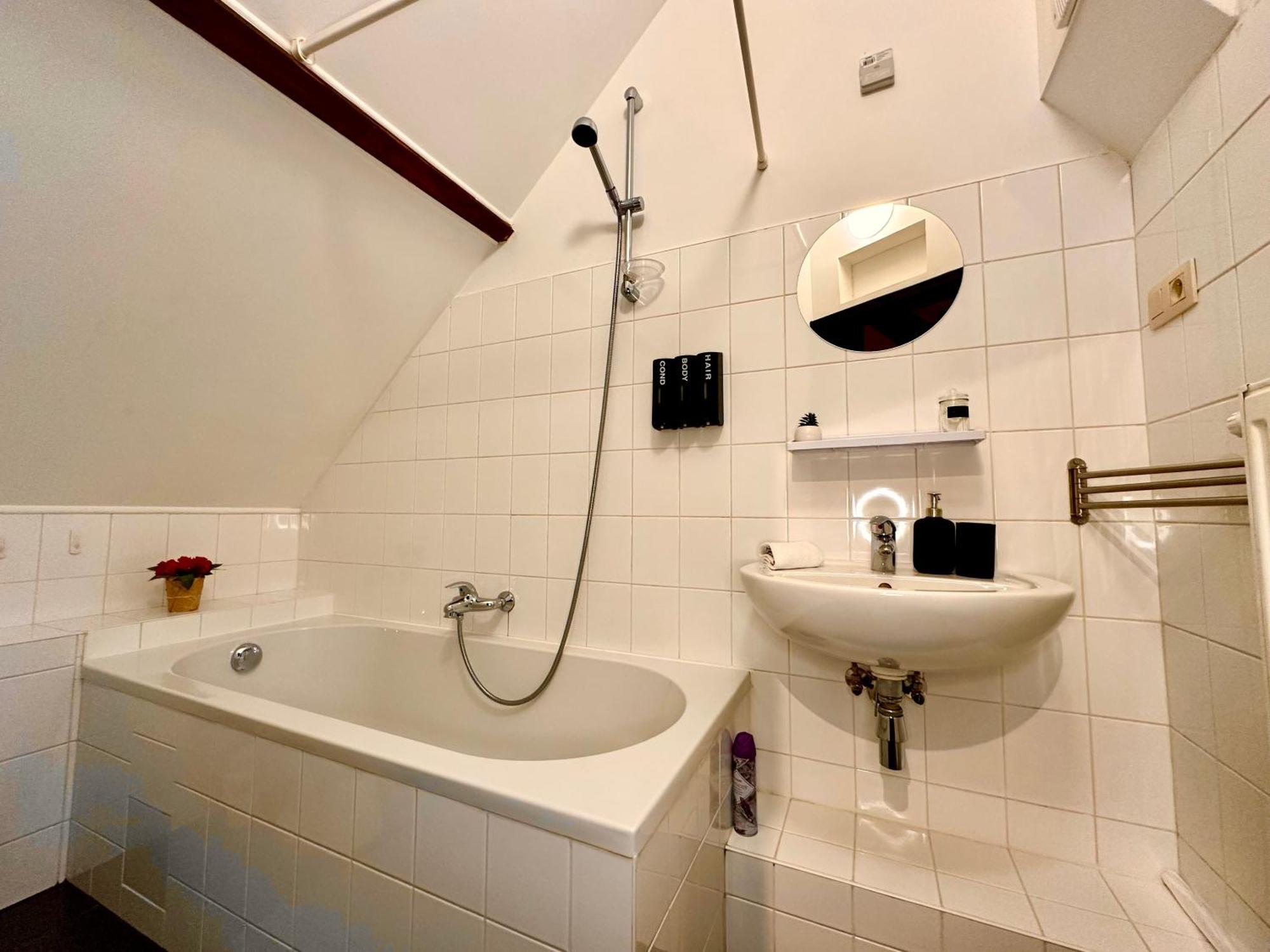 Luxury Suites Centrum By Rikas Hotels アントウェルペン エクステリア 写真