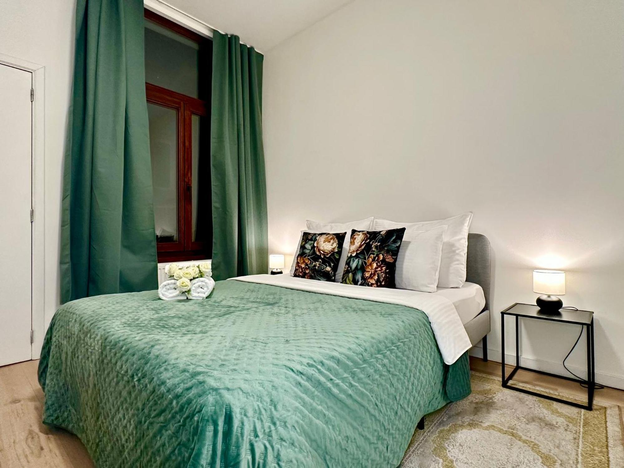 Luxury Suites Centrum By Rikas Hotels アントウェルペン エクステリア 写真