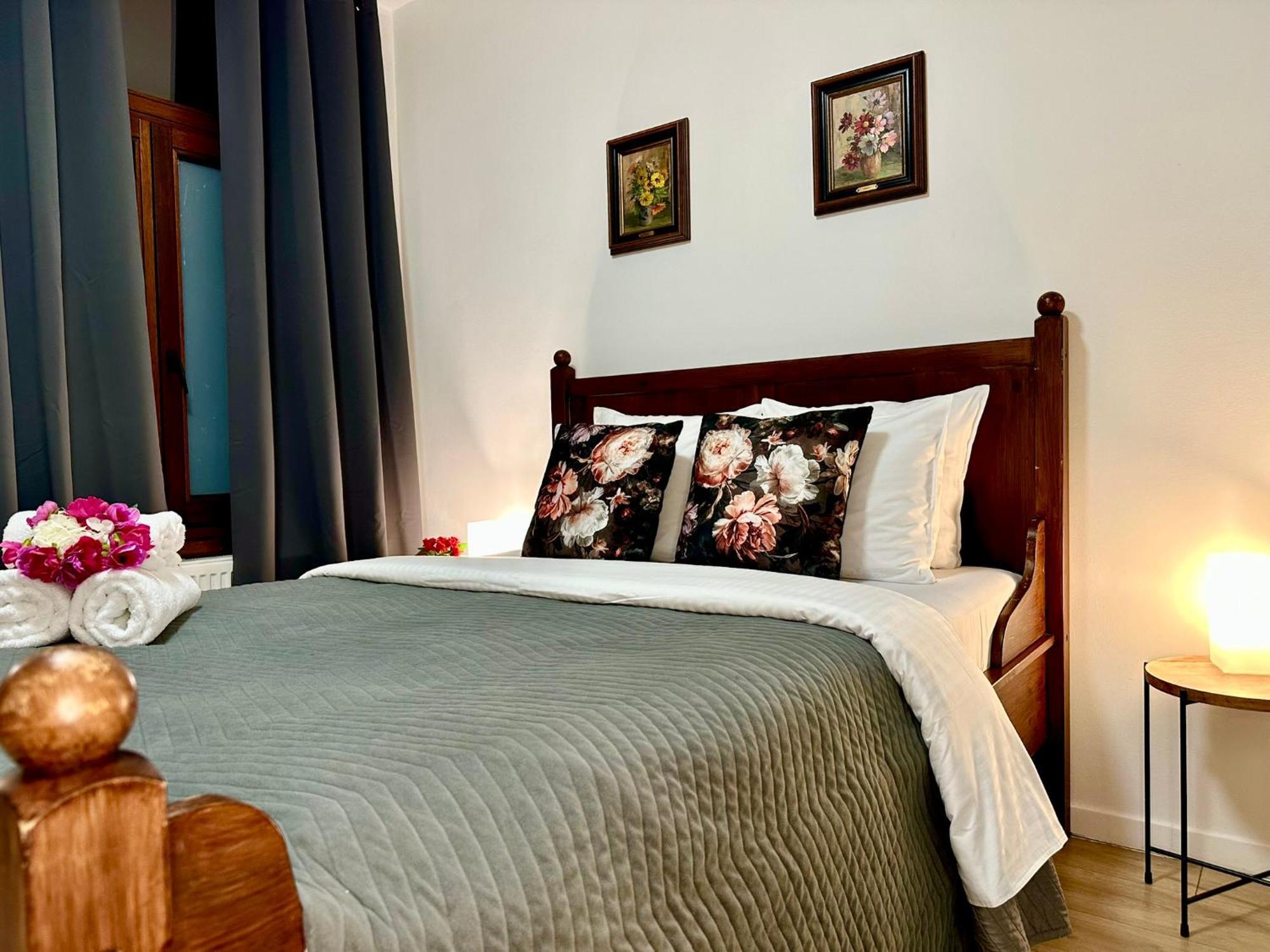 Luxury Suites Centrum By Rikas Hotels アントウェルペン エクステリア 写真