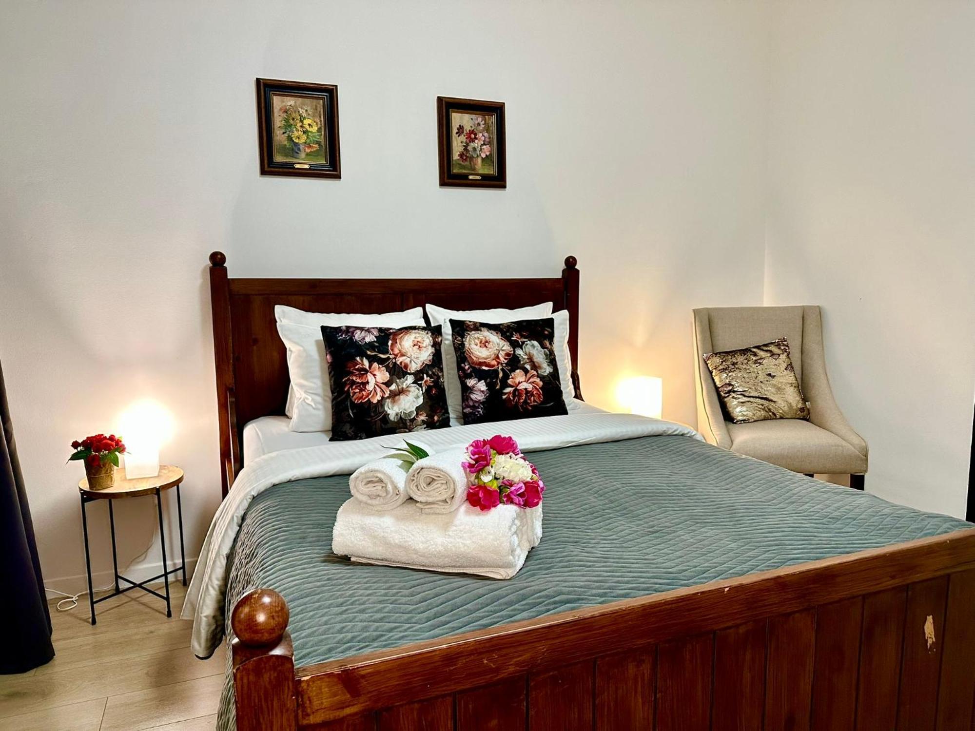 Luxury Suites Centrum By Rikas Hotels アントウェルペン エクステリア 写真
