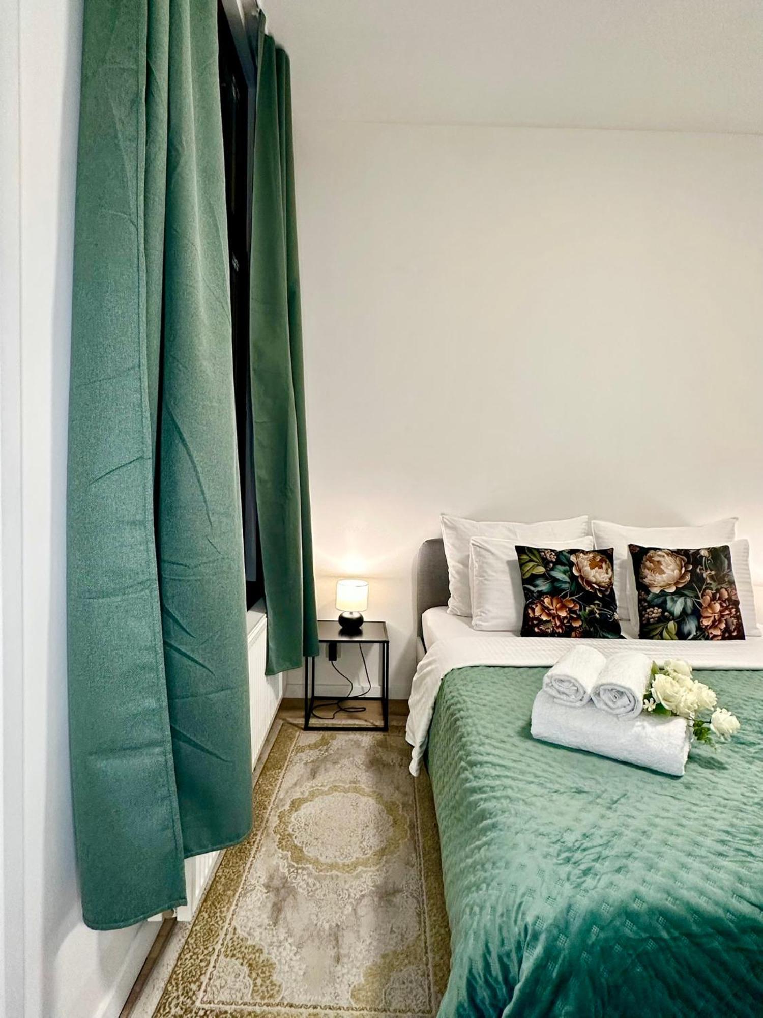 Luxury Suites Centrum By Rikas Hotels アントウェルペン エクステリア 写真